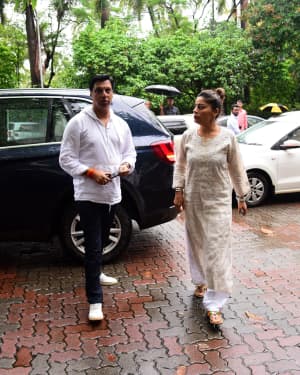 Photos: Bollywood Celebs Pay Last Respects To Areef Patel At His House | Picture 1670656