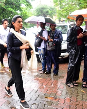 Photos: Bollywood Celebs Pay Last Respects To Areef Patel At His House | Picture 1670640