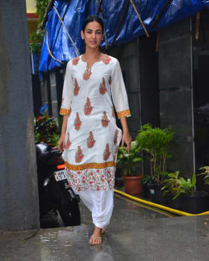 Photos: Sonal Chauhan Spotted At Mukesh Chabra's Office In Juhu | Picture 1670377