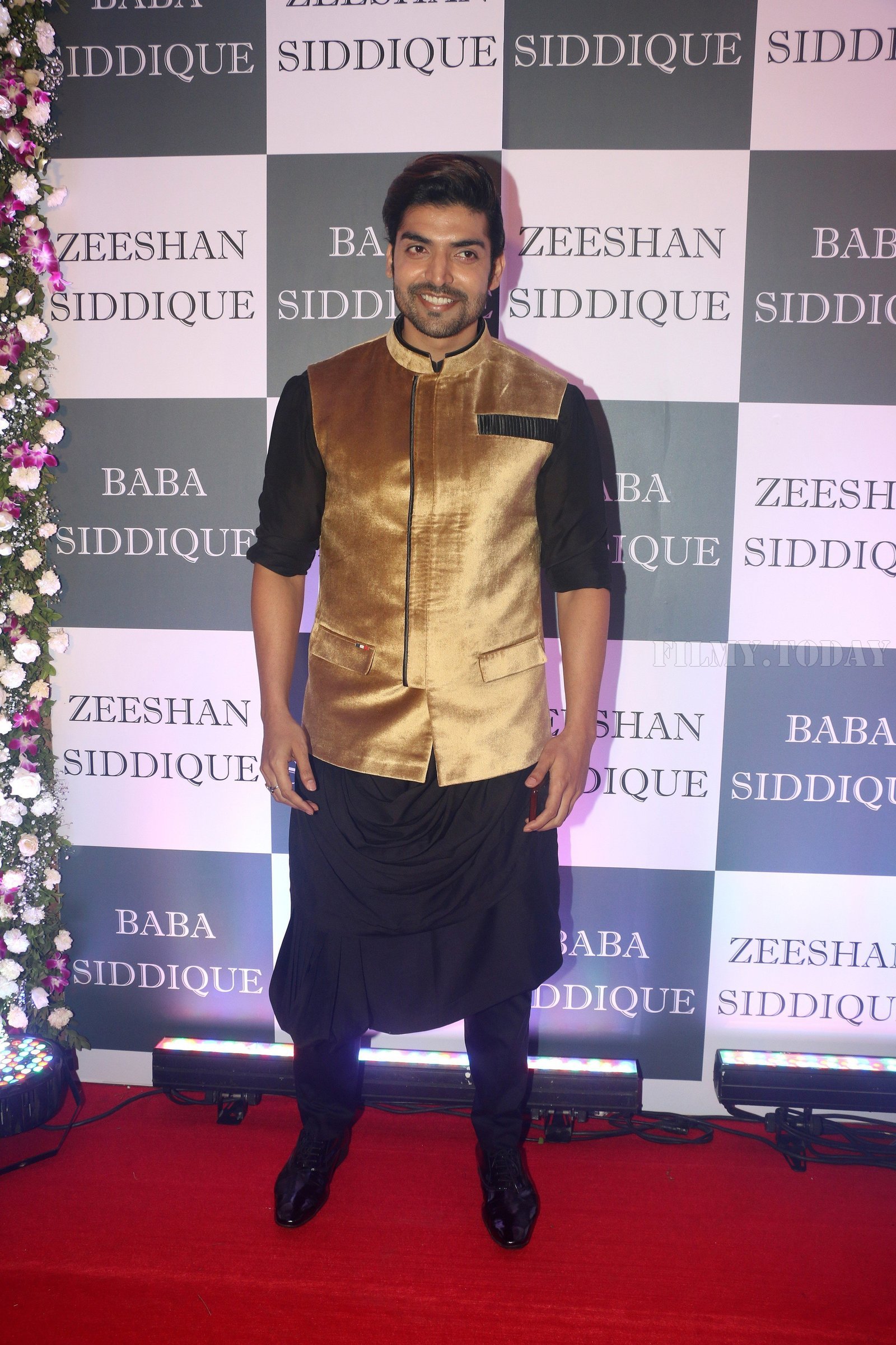 Photos: Baba Siddiqui Iftar Party At Taj Lands End Add Files | Picture 1651402