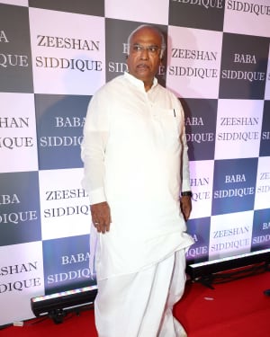 Photos: Baba Siddiqui Iftar Party At Taj Lands End Add Files | Picture 1651461