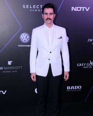 Photos: Star Studded Red Carpet Of Gq 100 Best Dressed 2019 | Picture 1651321