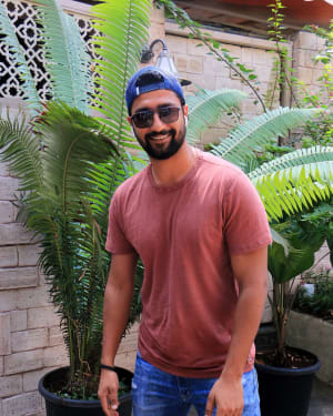 Vicky Kaushal - Photos: Celebs Spotted at Juhu | Picture 1653106