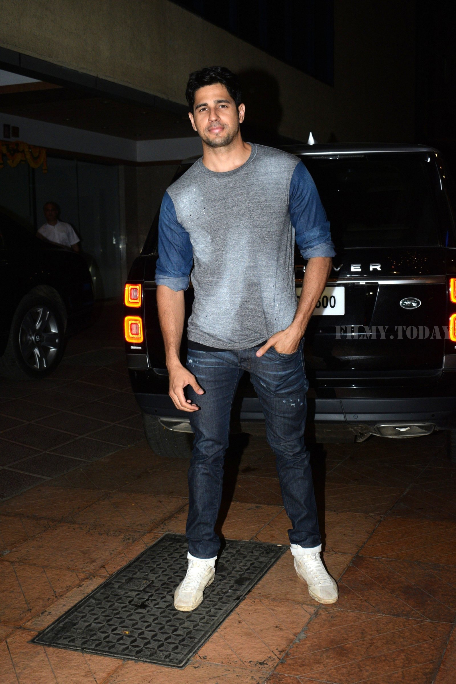 Sidharth Malhotra - Photos: Ekta Kapoor's Birthday Party At Her Residence In Juhu | Picture 1653130