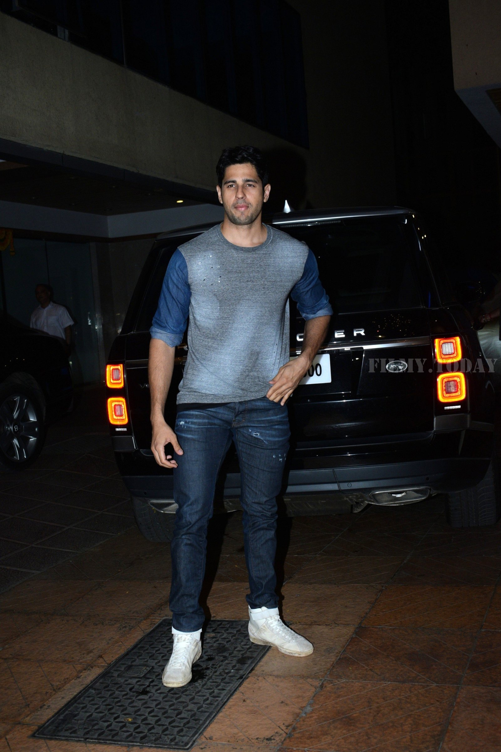 Sidharth Malhotra - Photos: Ekta Kapoor's Birthday Party At Her Residence In Juhu | Picture 1653129