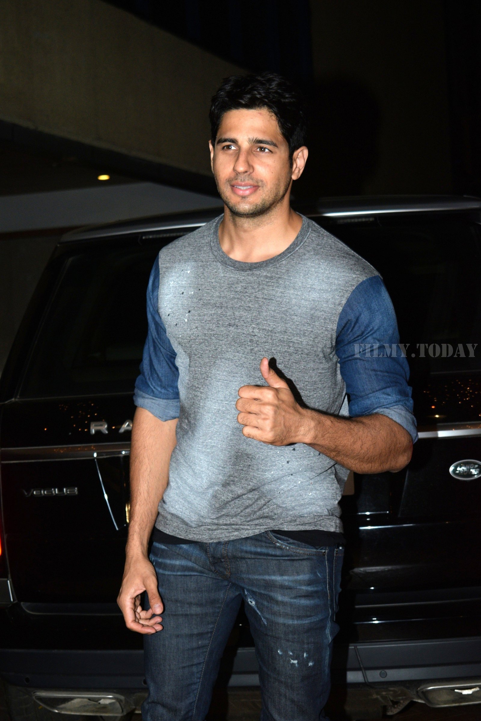 Sidharth Malhotra - Photos: Ekta Kapoor's Birthday Party At Her Residence In Juhu | Picture 1653134