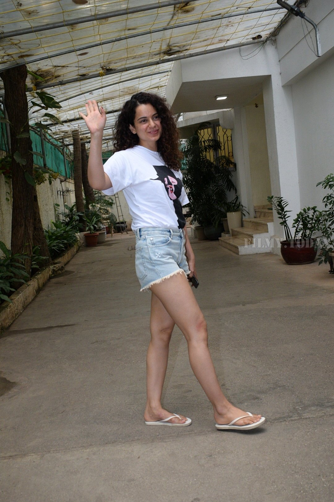 Photos: Kangana Ranaut Snapped At Sunny Super Sound For Dubbing Of Film Mental Hai Kya | Picture 1657491