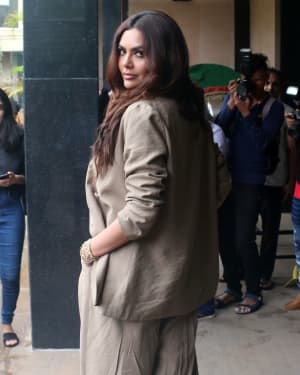 Photos: Esha Gupta Interacts Media For The Film One Day | Picture 1658384