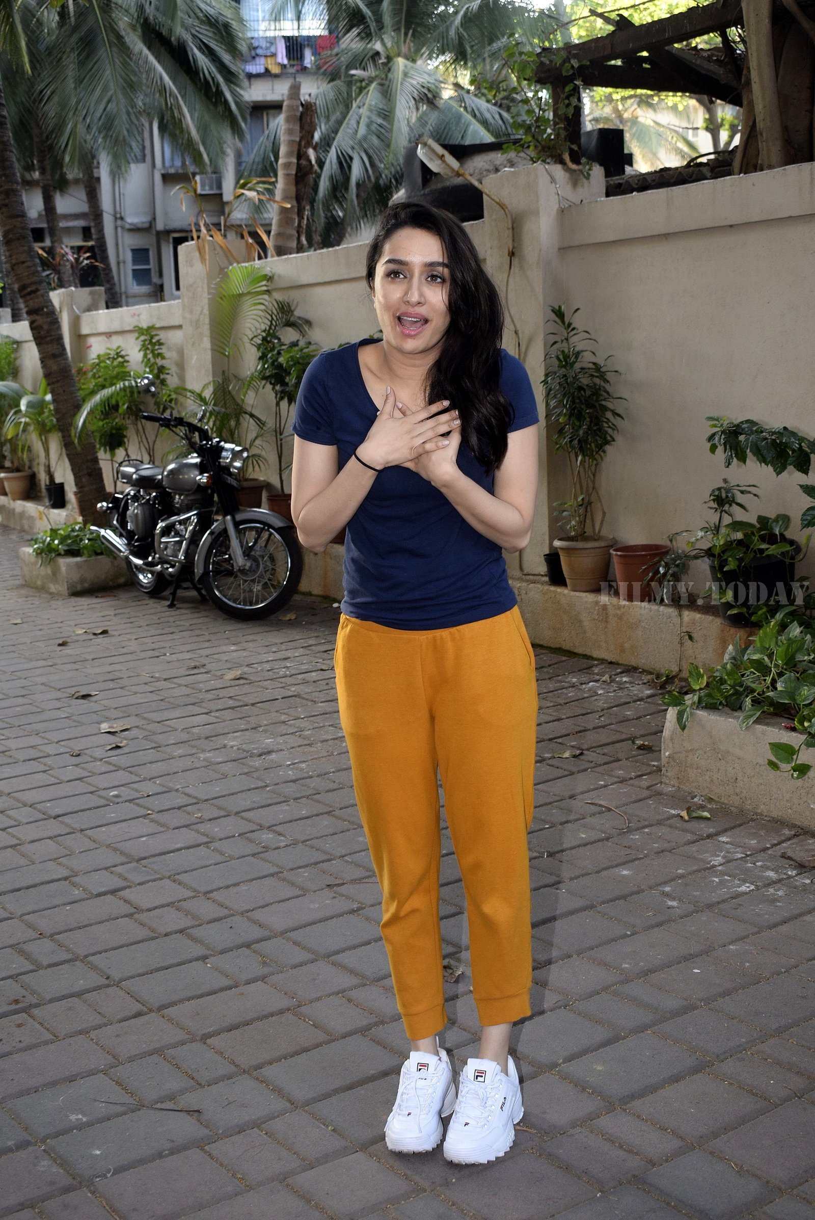 Photos: Shraddha Kapoor meets her fans on her birthday | Picture 1630223