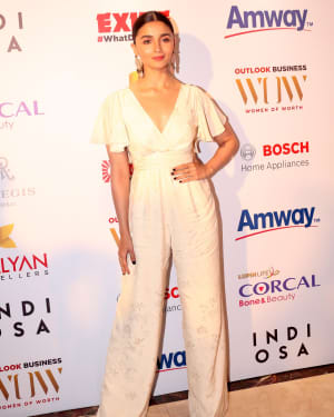 Photos: Alia Bhatt at Outlook Business's WOW Awards | Picture 1632627