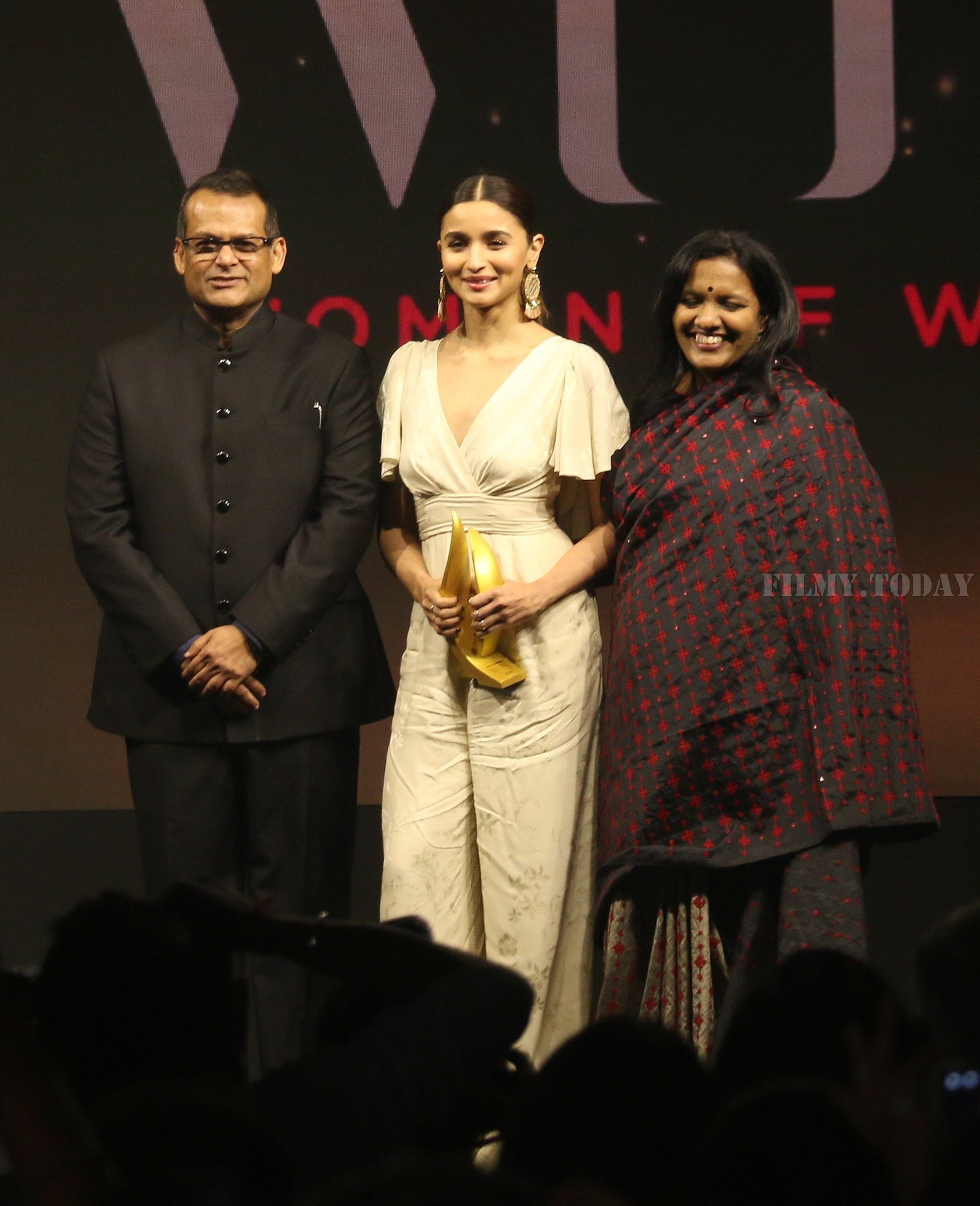 Photos: Alia Bhatt at Outlook Business's WOW Awards | Picture 1632642