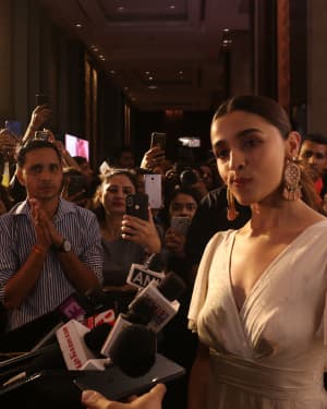 Photos: Alia Bhatt at Outlook Business's WOW Awards | Picture 1632637