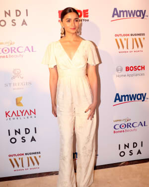 Photos: Alia Bhatt at Outlook Business's WOW Awards | Picture 1632632