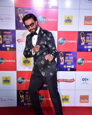 Ranveer Singh - Photos: Celebs at Zee Cine Awards 2019 Red Carpet