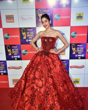 Janhvi Kapoor - Photos: Celebs at Zee Cine Awards 2019 Red Carpet | Picture 1636716
