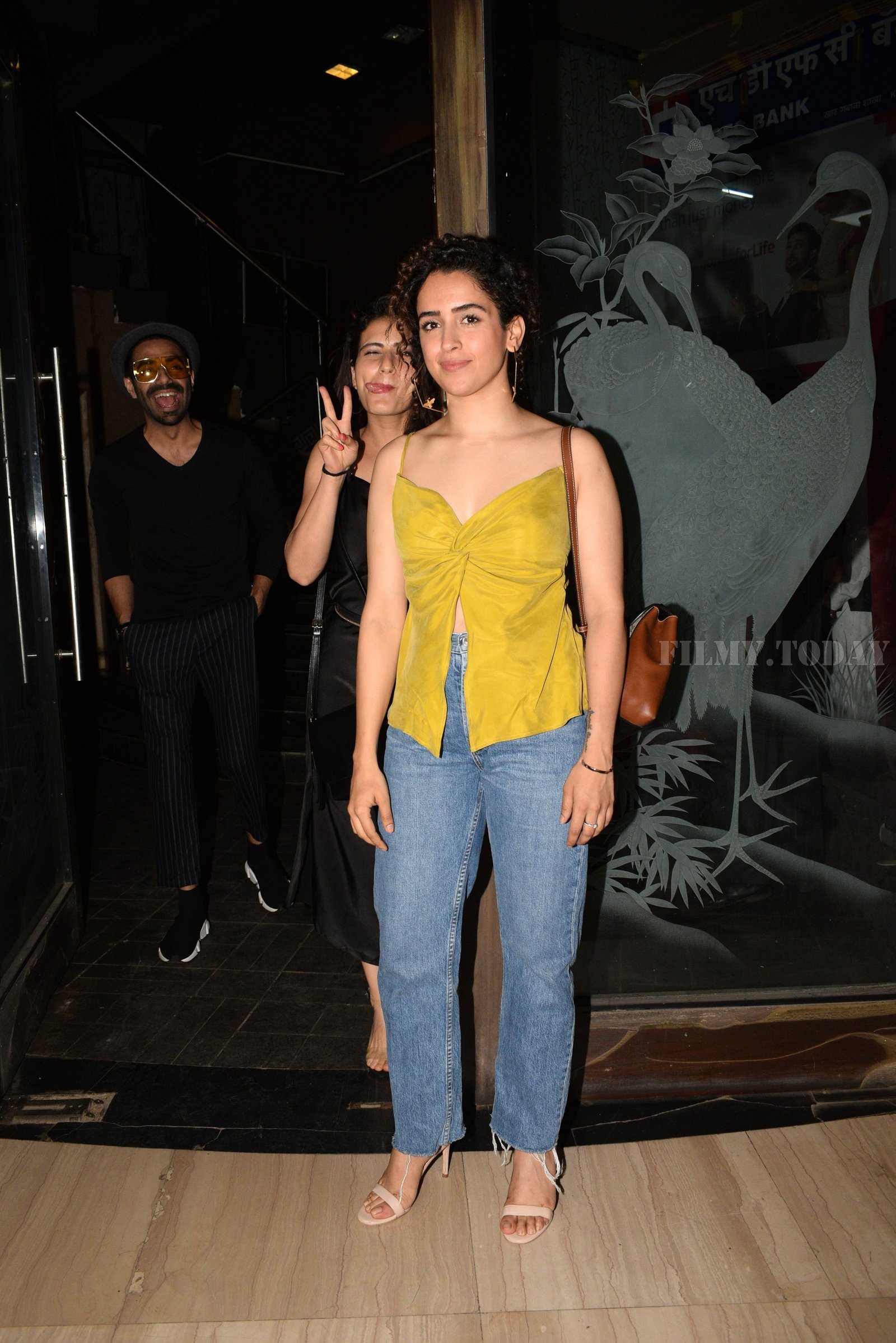 Sanya Malhotra - Photos: Rohini Iyer host a party for Guneet Monga to celebrate her Oscar Win | Picture 1638513