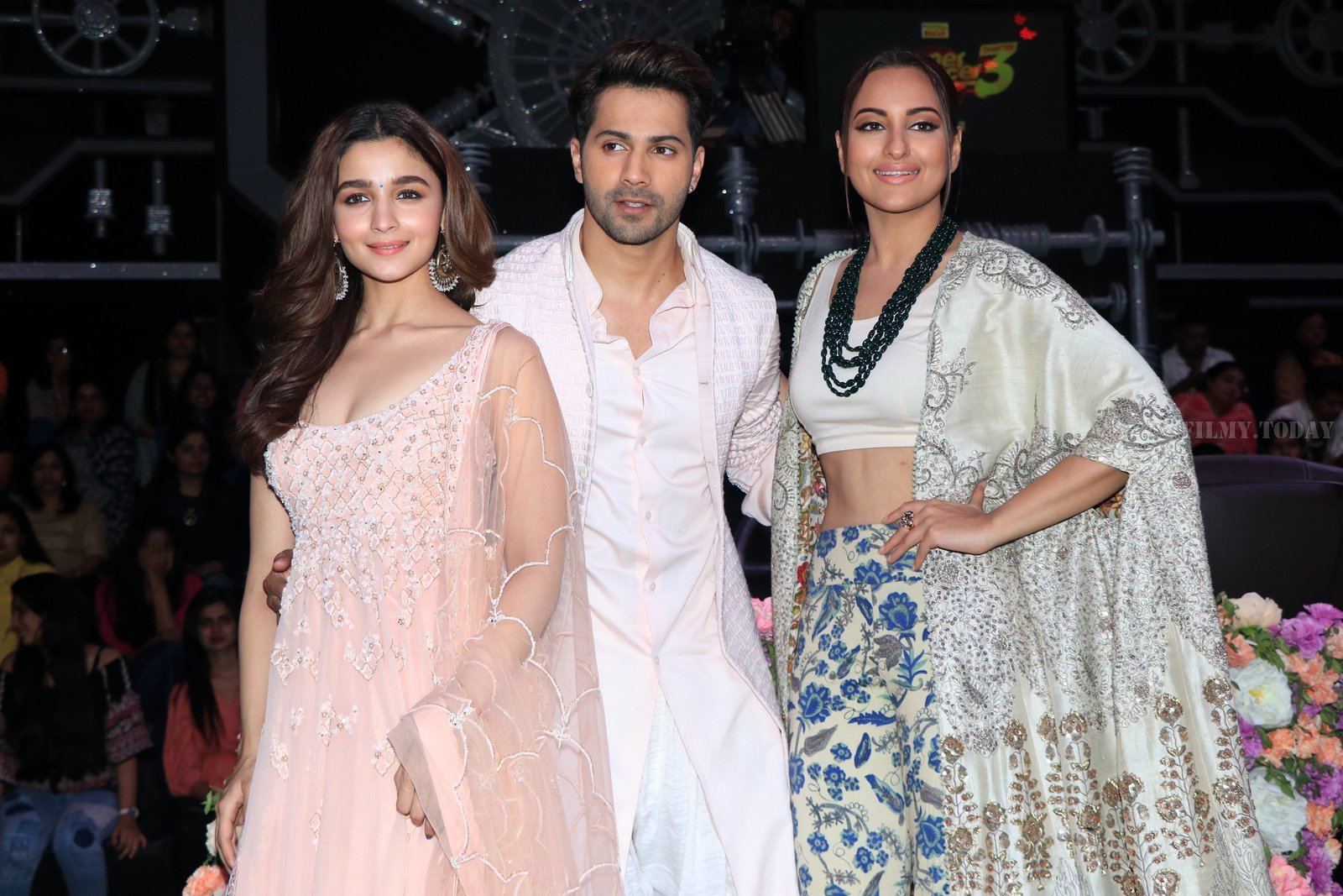 Photos: Promotion Of Film Kalank on the sets of Super Dancers Chapter 3 | Picture 1638836
