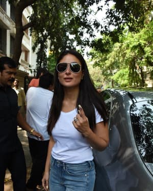 Kareena Kapoor - Photos: Celebs Voting For 2019 Election | Picture 1645469