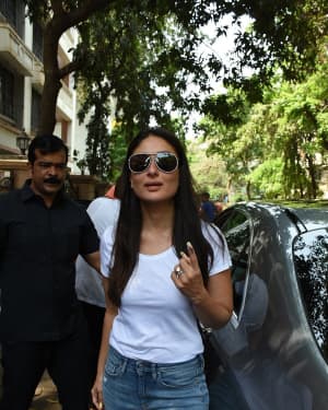 Kareena Kapoor - Photos: Celebs Voting For 2019 Election | Picture 1645468