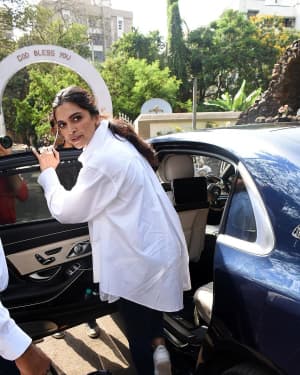 Deepika Padukone - Photos: Celebs Voting For 2019 Election | Picture 1645428