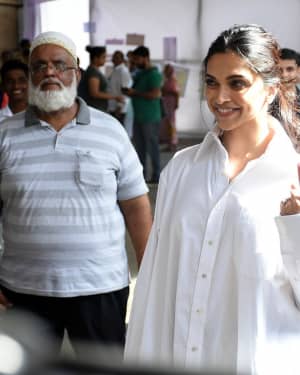 Deepika Padukone - Photos: Celebs Voting For 2019 Election