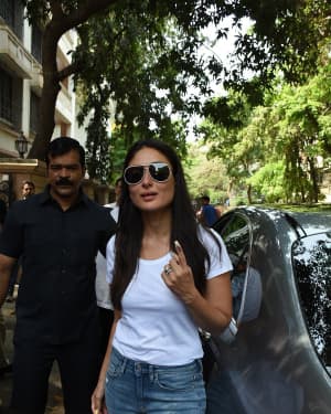 Kareena Kapoor - Photos: Celebs Voting For 2019 Election | Picture 1645467