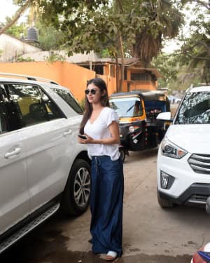Photos: Mouni Roy Spotted at Versova | Picture 1645524