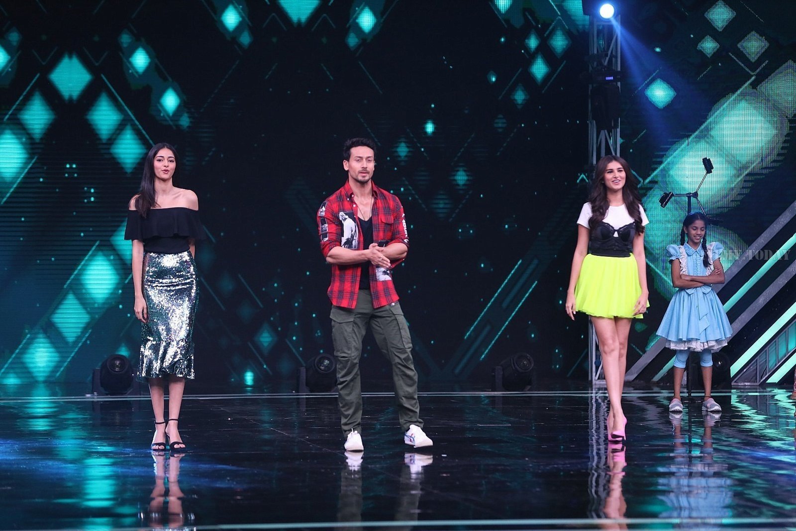 Photos: Promotion Of Student Of The year 2 on the sets of Super Dancer Chapter 3 | Picture 1645546