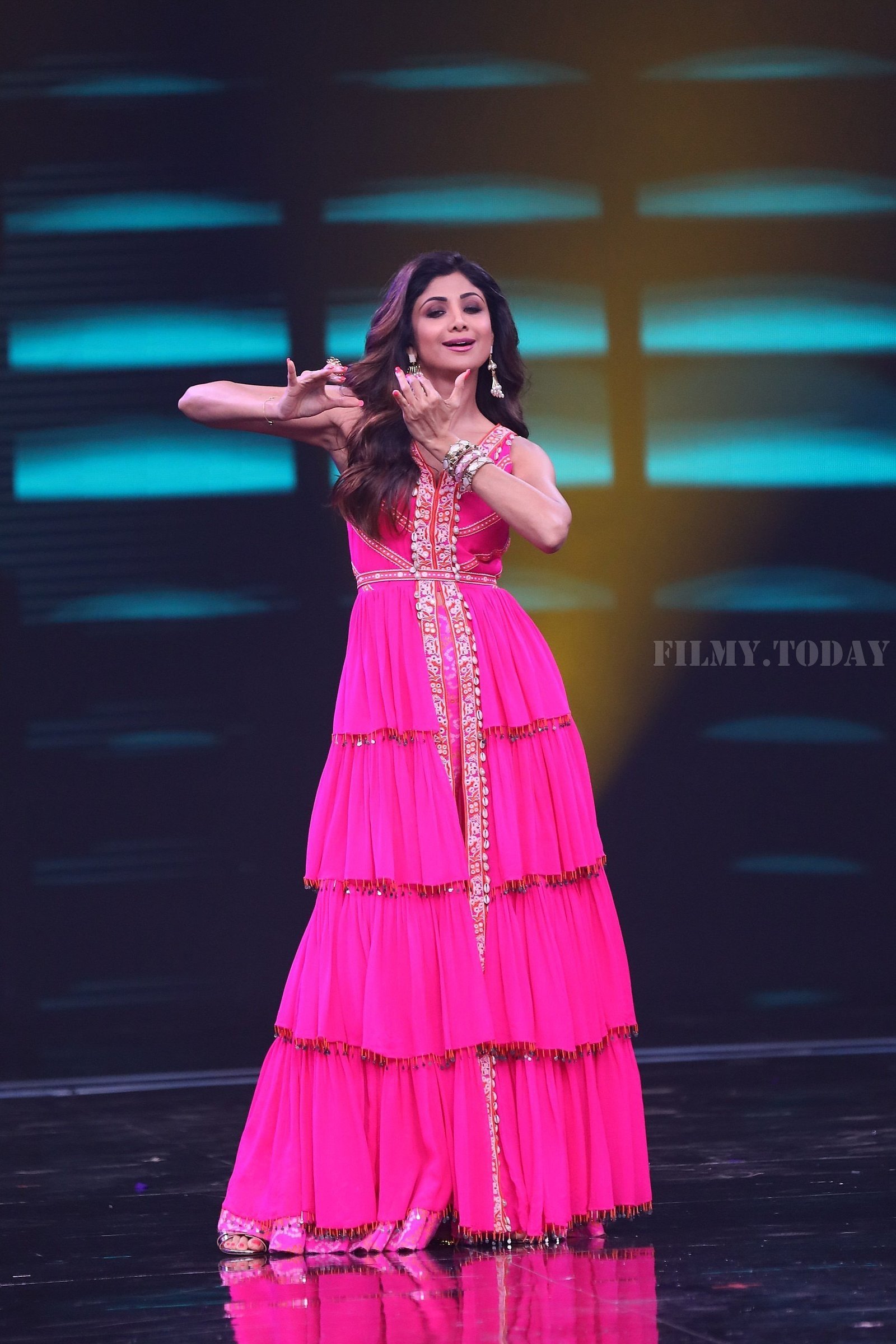 Shilpa Shetty - Photos: Promotion Of Student Of The year 2 on the sets of Super Dancer Chapter 3 | Picture 1645552