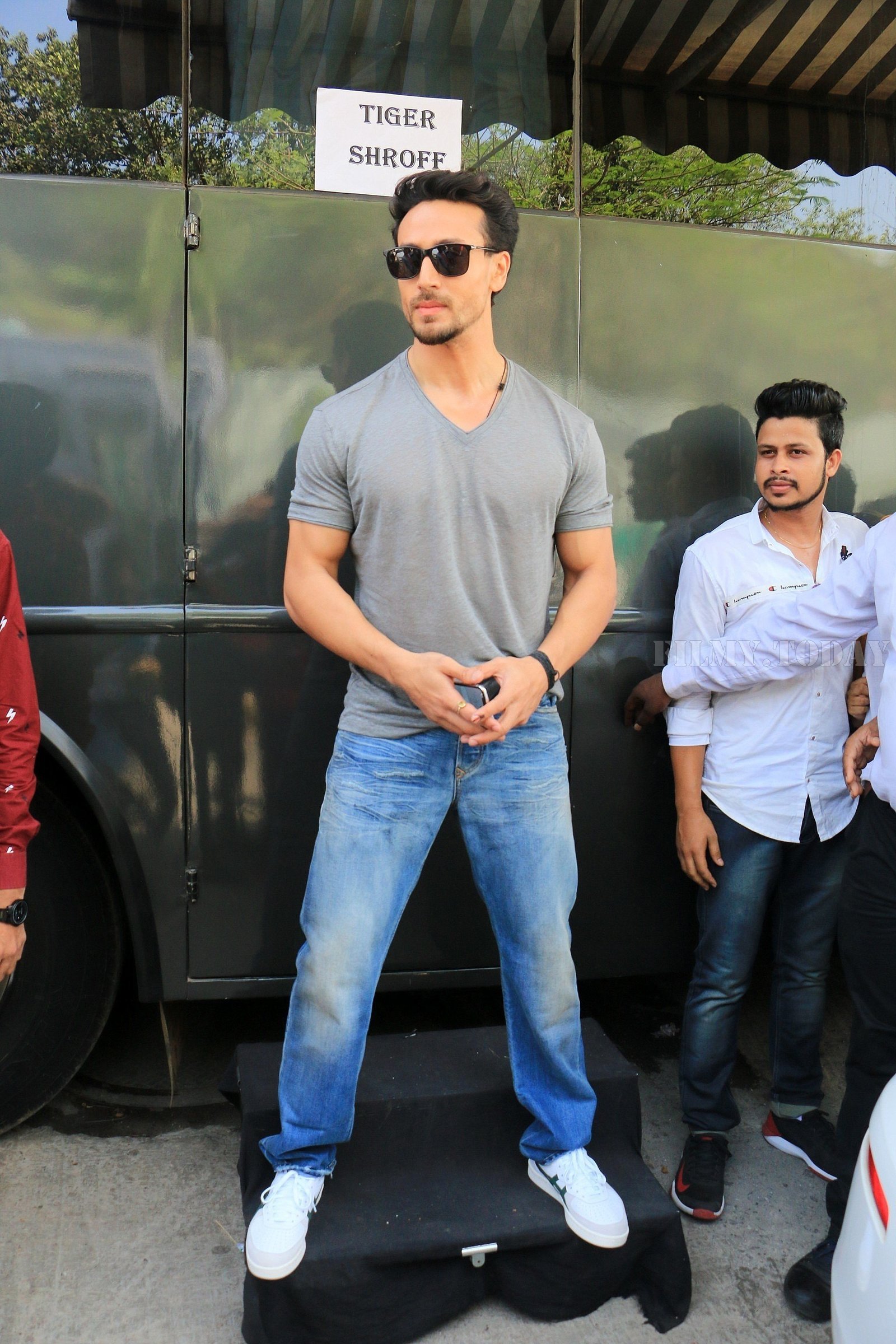 Tiger Shroff - Photos: Promotion Of Student Of The year 2 on the sets of Super Dancer Chapter 3 | Picture 1645528