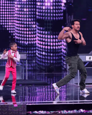 Photos: Promotion Of Student Of The year 2 on the sets of Super Dancer Chapter 3 | Picture 1645550