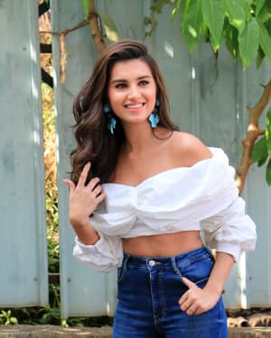 Tara Sutaria - Photos: Promotion Of Student Of The year 2 on the sets of Super Dancer Chapter 3 | Picture 1645536