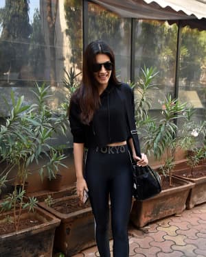 Photos: Kriti Sanon Spotted at Andheri | Picture 1646397