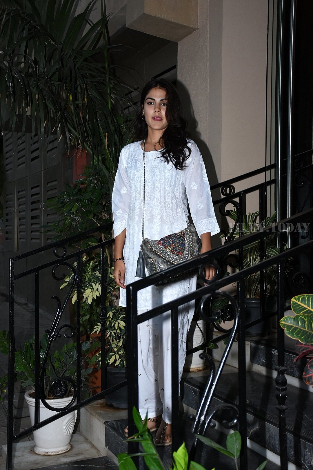 Photos: Rhea Chakraborty Spotted at Sushant Singh Rajput's House | Picture 1646482
