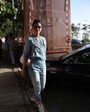 Photos: Diana Penty Spotted Post Shoot At Carter Road Bandra | Picture 1650584