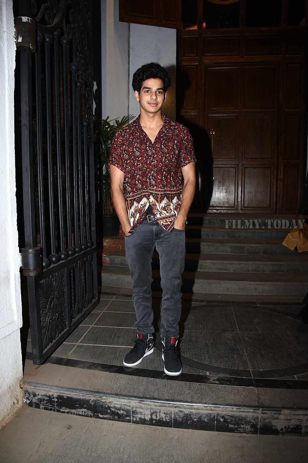Ishaan Khattar - Photos: Celebs Spotted At Ministry Of Crabs | Picture 1650729