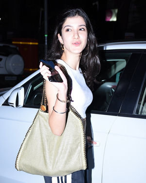 Shanaya Kapoor - Photos: Celebs Spotted At Dance Class In Bandra | Picture 1696523