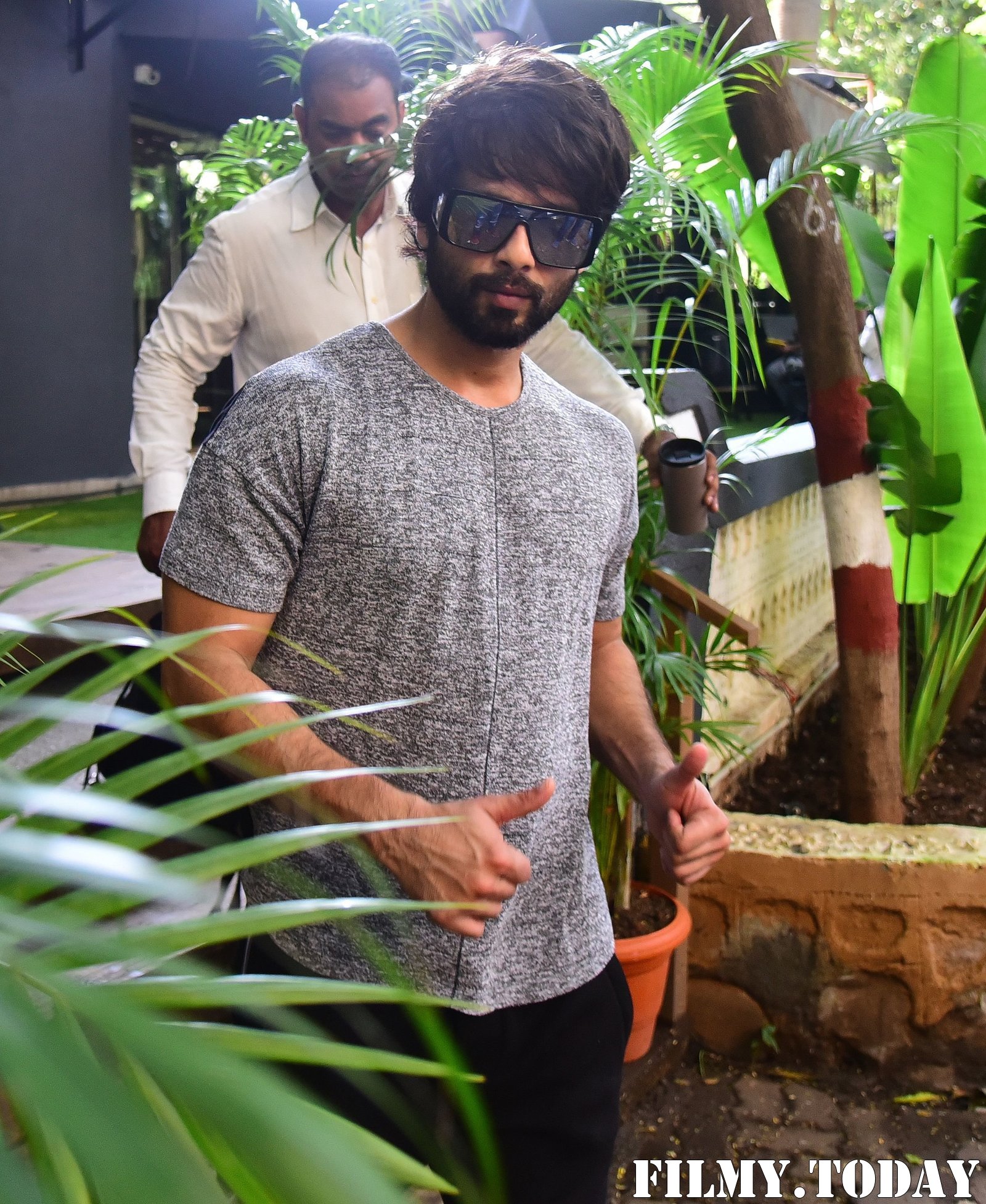 Shahid Kapoor - Photos: Celebs Spotted at Bandra | Picture 1697738