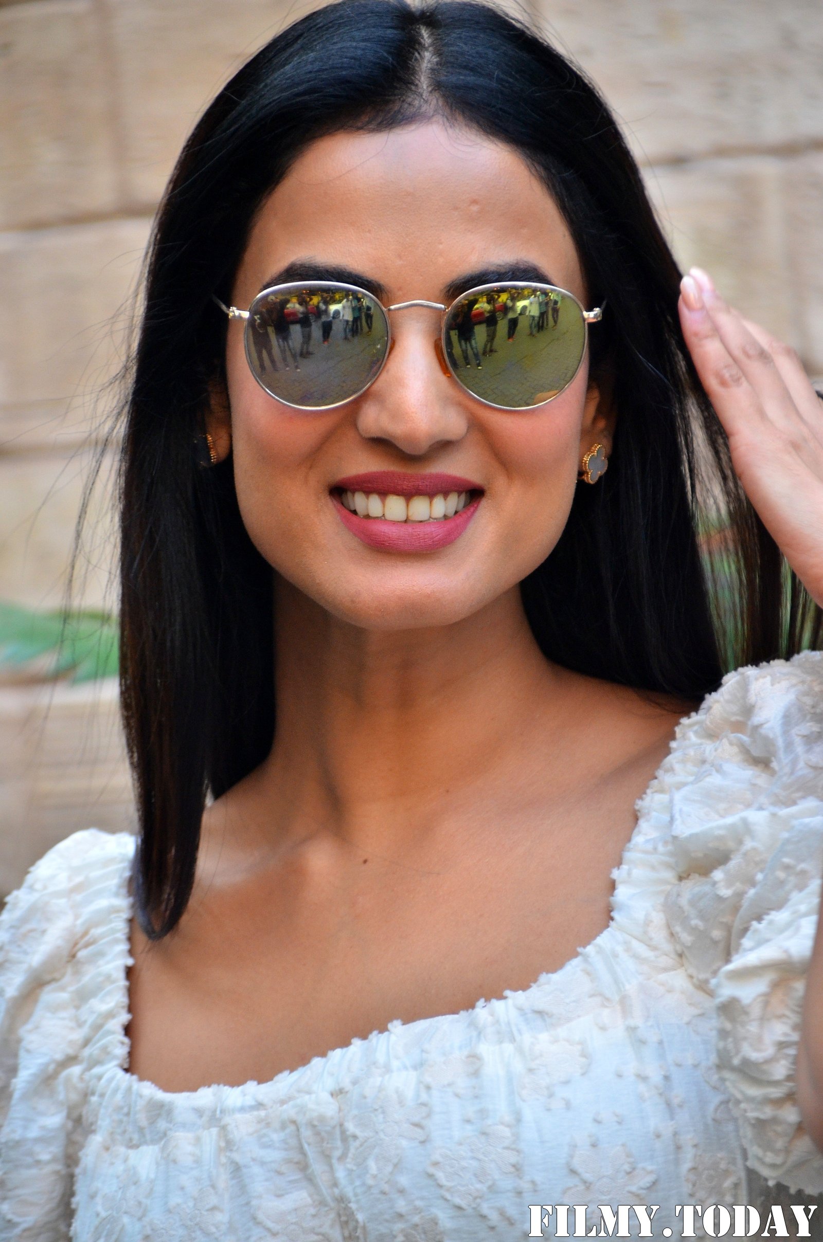 Sonal Chauhan - Photos: Celebs Spotted At Bayroute In Juhu | Picture 1697762