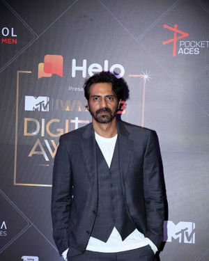 Arjun Rampal - Photos: Red Carpet For The 2nd Edition Of MTV IWMBuzz Digital Awards | Picture 1698241