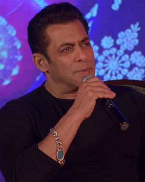 Salman Khan - Photos: Munna Badnaam Hua Song Launch From Dabangg3 At Jw Marriott | Picture 1703398