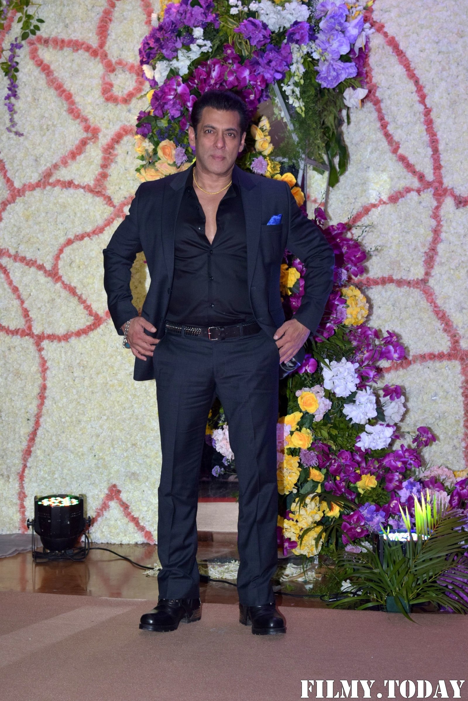 Salman Khan - Photos: Wedding Reception Of Sooraj Barjatya's Son Devansh At Jw Marriott Juhu | Picture 1703096