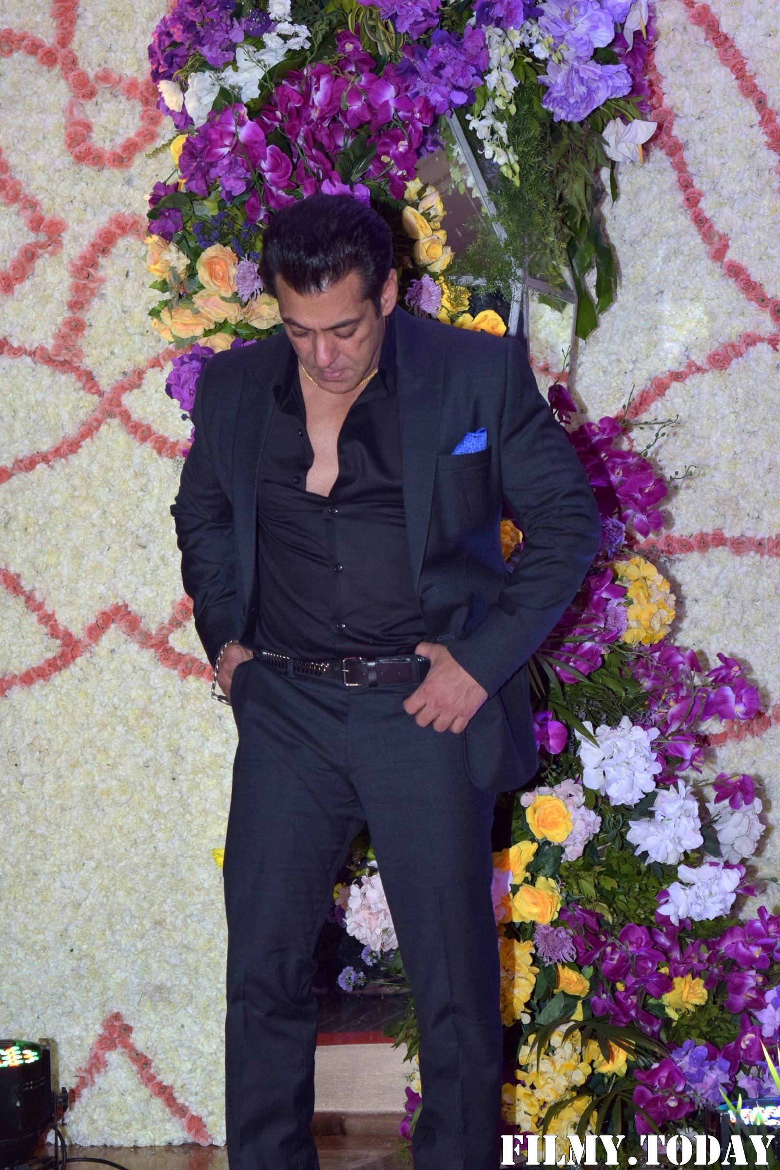 Salman Khan - Photos: Wedding Reception Of Sooraj Barjatya's Son Devansh At Jw Marriott Juhu | Picture 1703093
