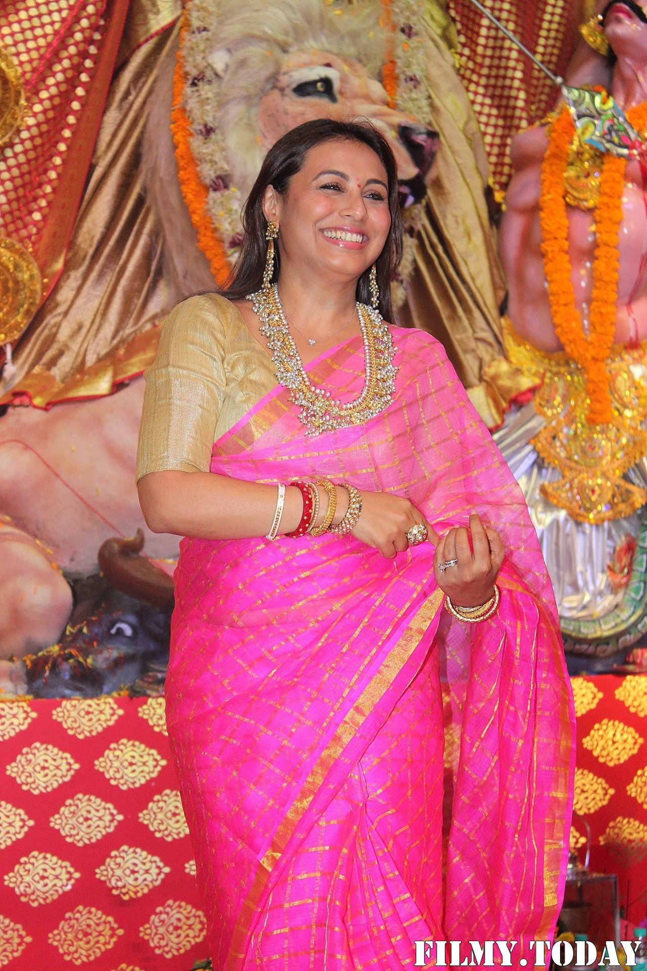 Rani Mukerji - Photos: Celebs At Durga Puja In Juhu | Picture 1690417