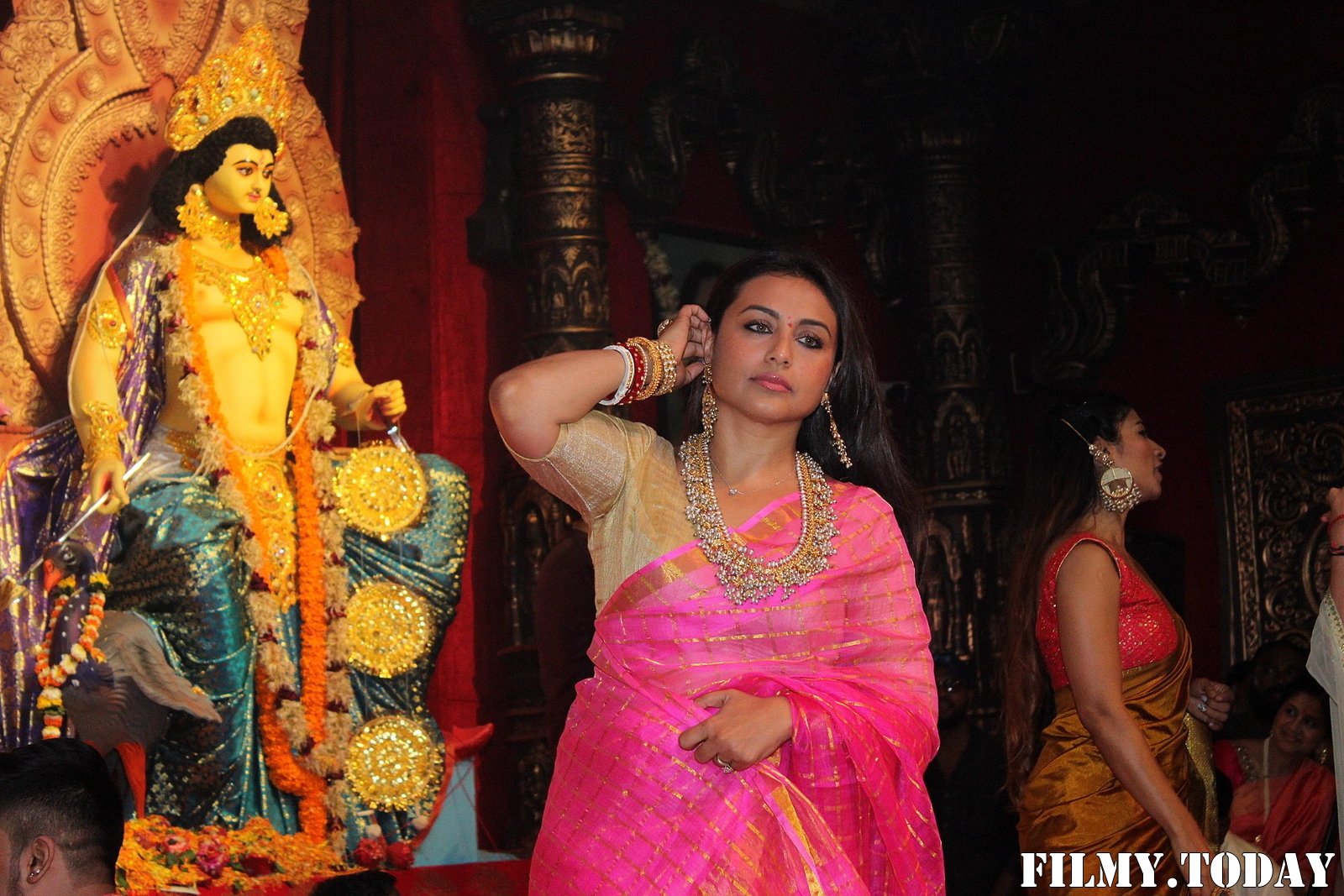 Rani Mukerji - Photos: Celebs At Durga Puja In Juhu | Picture 1690422