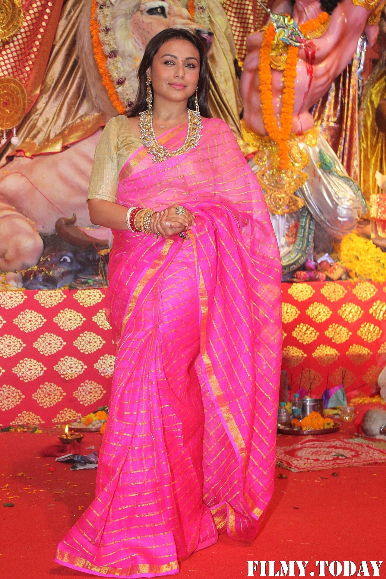 Rani Mukerji - Photos: Celebs At Durga Puja In Juhu | Picture 1690415