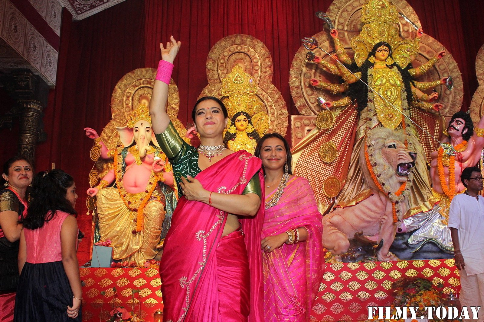 Photos: Celebs At Durga Puja In Juhu | Picture 1690413