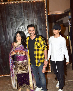 Photos: Celebs At Celebration Of Karvachauth At Anil Kapoor's House | Picture 1692603
