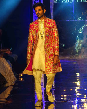 Photos: Celebs Walk The Ramp At Abu Jani & Sandeep Khosla Fashion Show | Picture 1692482