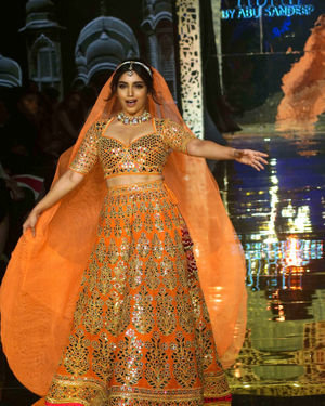 Photos: Celebs Walk The Ramp At Abu Jani & Sandeep Khosla Fashion Show | Picture 1692479